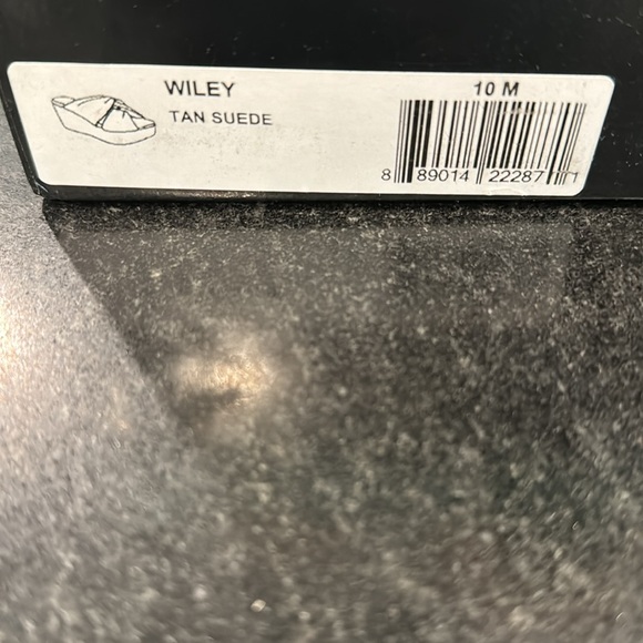 NWT Chocolat Blu never worn platforms - Picture 2 of 5